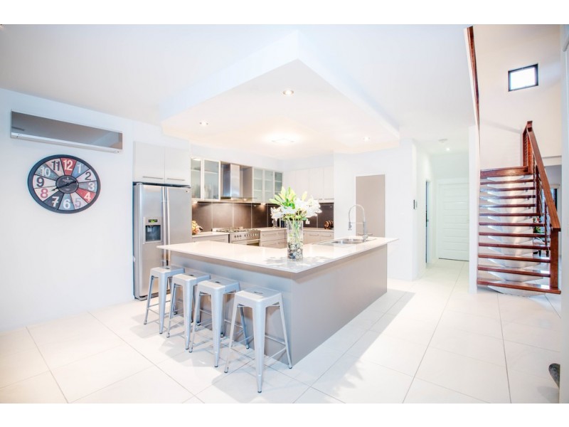 22 Freya Court, Newport QLD 4020