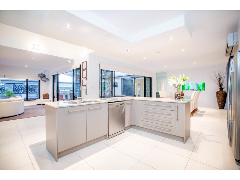 22 Freya Court, Newport QLD 4020