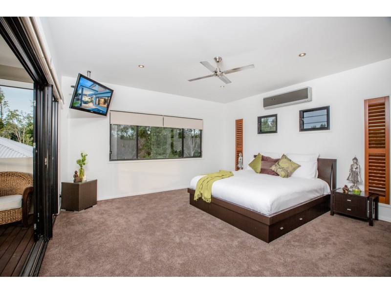 22 Freya Court, Newport QLD 4020