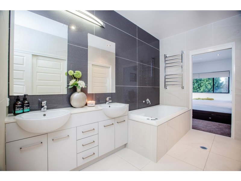 22 Freya Court, Newport QLD 4020