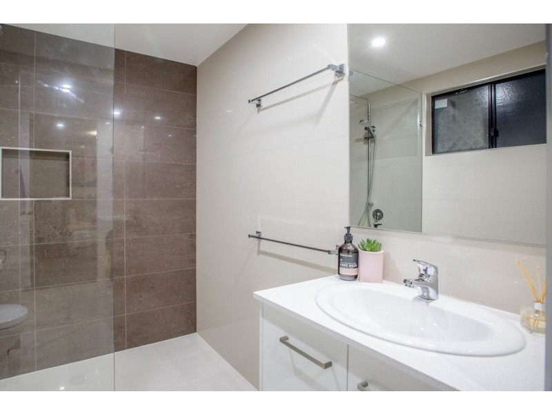 22 Freya Court, Newport QLD 4020