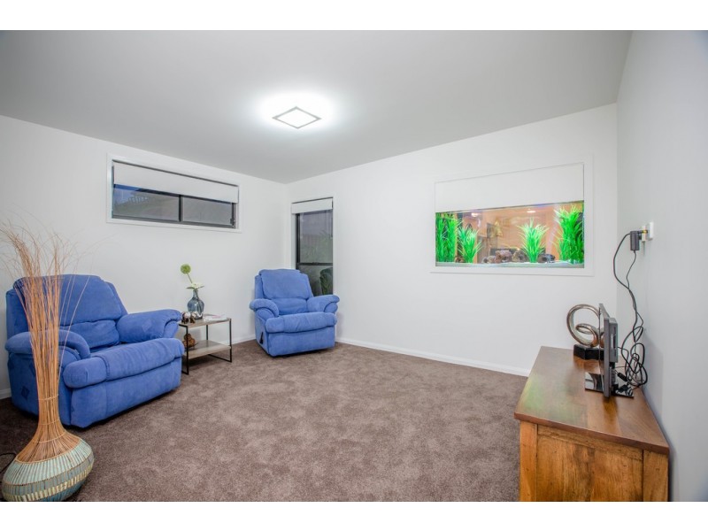 22 Freya Court, Newport QLD 4020