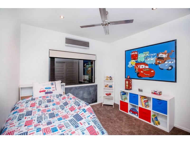 22 Freya Court, Newport QLD 4020