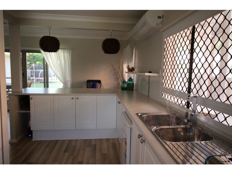 110 King Street, Woody Point QLD 4019