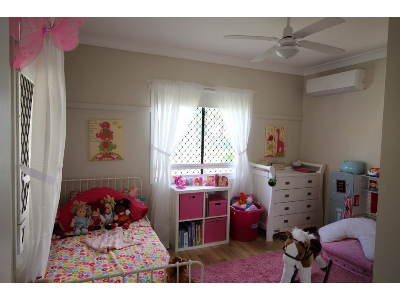 110 King Street, Woody Point QLD 4019