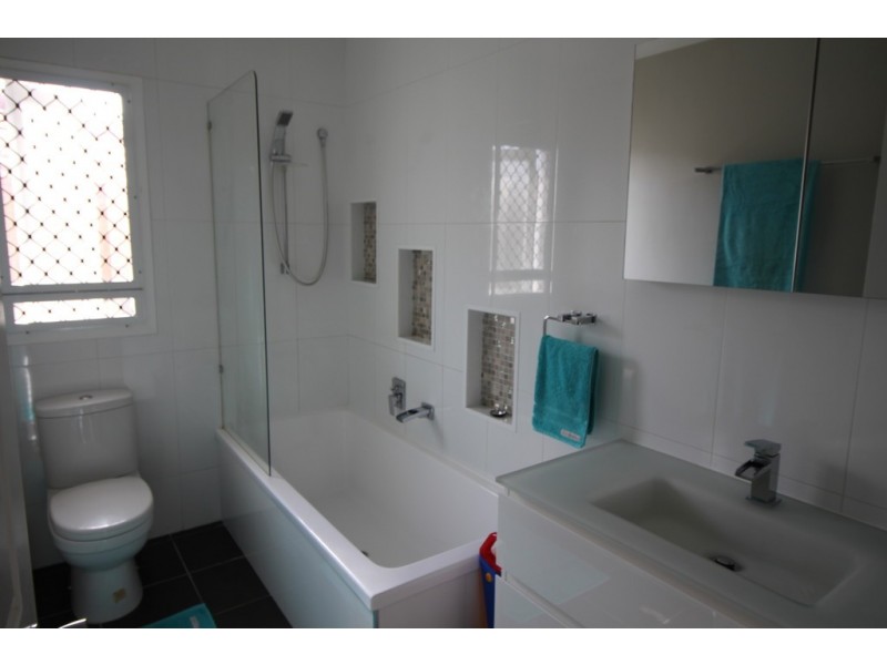 110 King Street, Woody Point QLD 4019