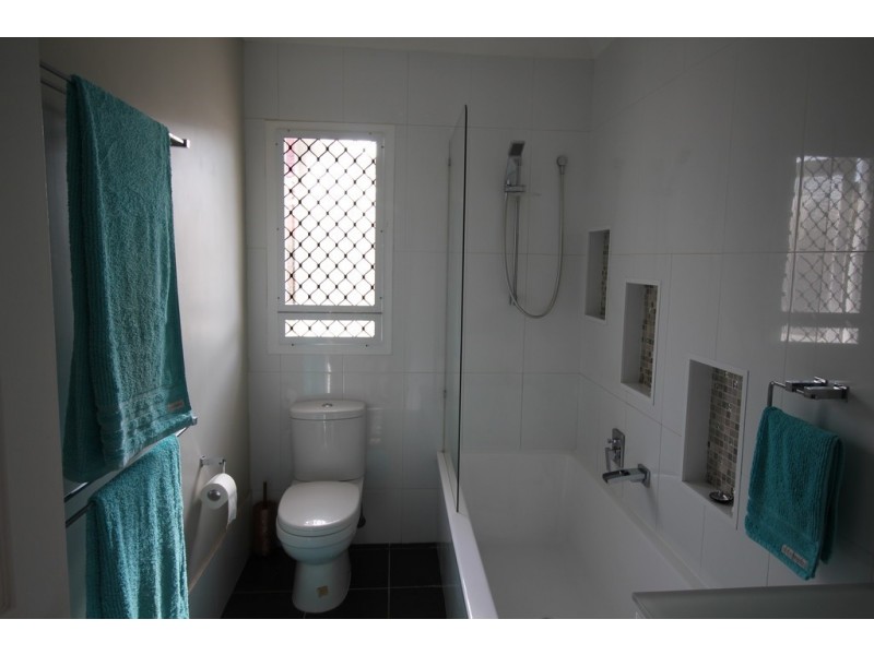 110 King Street, Woody Point QLD 4019