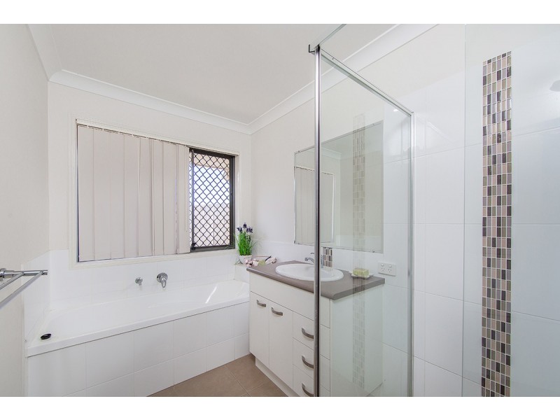 10 Yarrow Circuit, Griffin QLD 4503