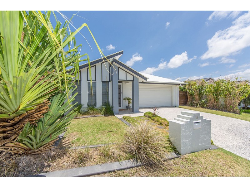 15 Menara Circuit, North Lakes QLD 4509