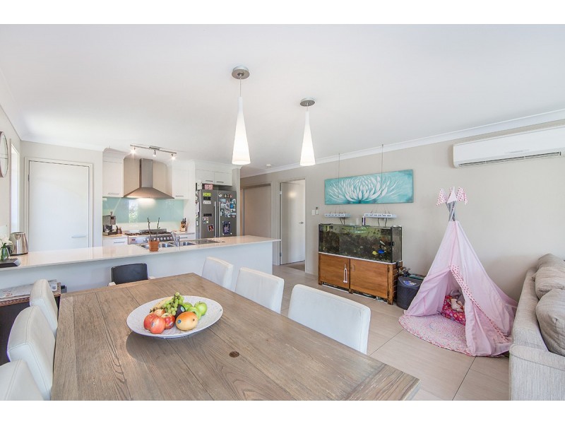 15 Menara Circuit, North Lakes QLD 4509