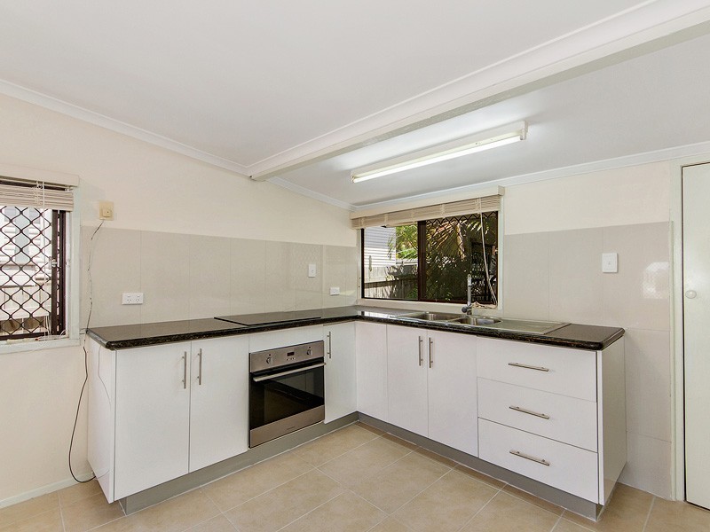 30 Hale Street, Margate QLD 4019