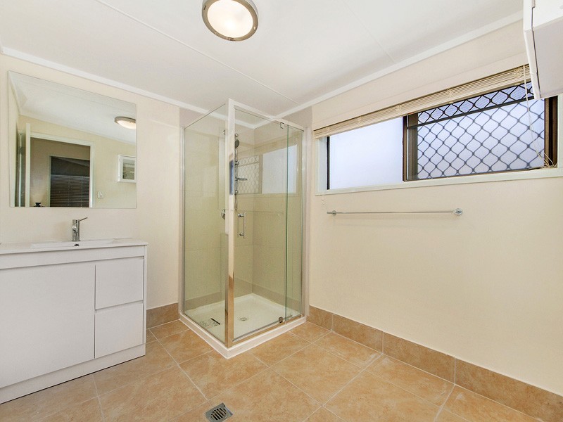 30 Hale Street, Margate QLD 4019