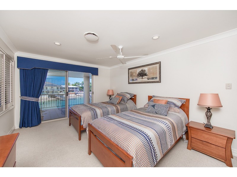 32 Reliance Court, Newport QLD 4020