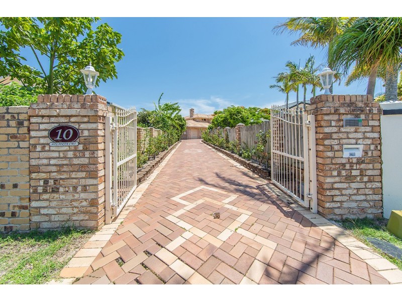 10 Atlanta Court, Newport QLD 4020