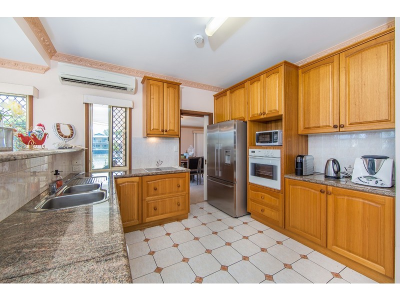 10 Atlanta Court, Newport QLD 4020