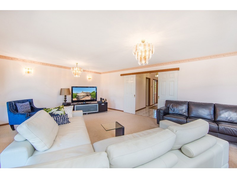 10 Atlanta Court, Newport QLD 4020