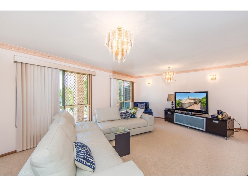 10 Atlanta Court, Newport QLD 4020