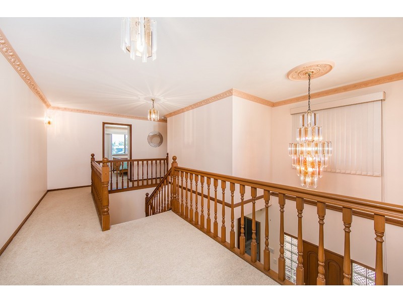 10 Atlanta Court, Newport QLD 4020