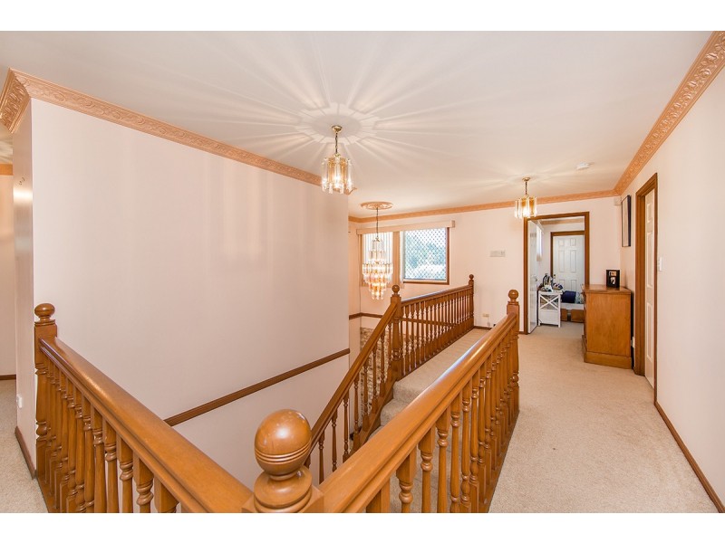 10 Atlanta Court, Newport QLD 4020