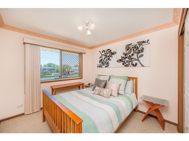 10 Atlanta Court, Newport QLD 4020