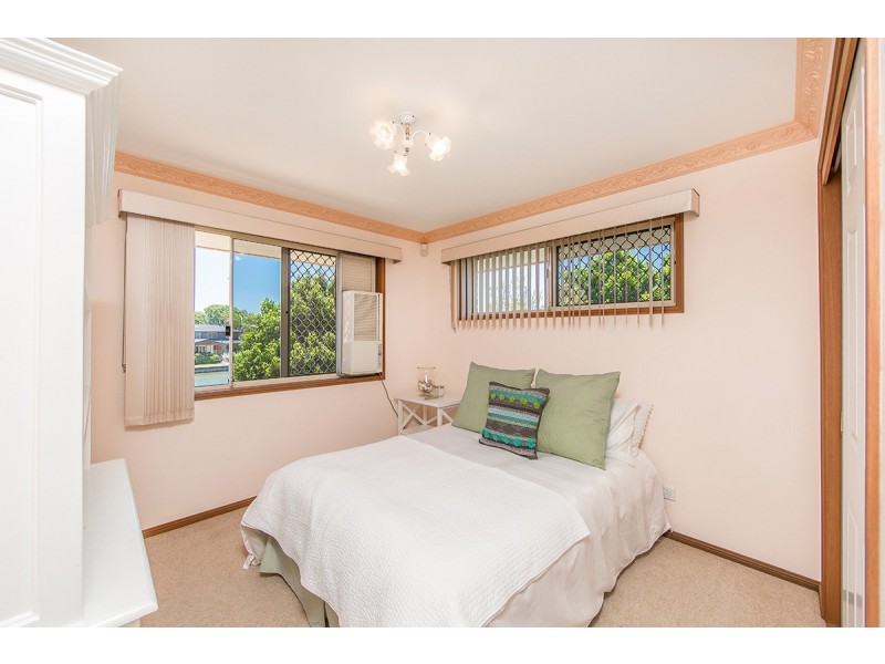 10 Atlanta Court, Newport QLD 4020