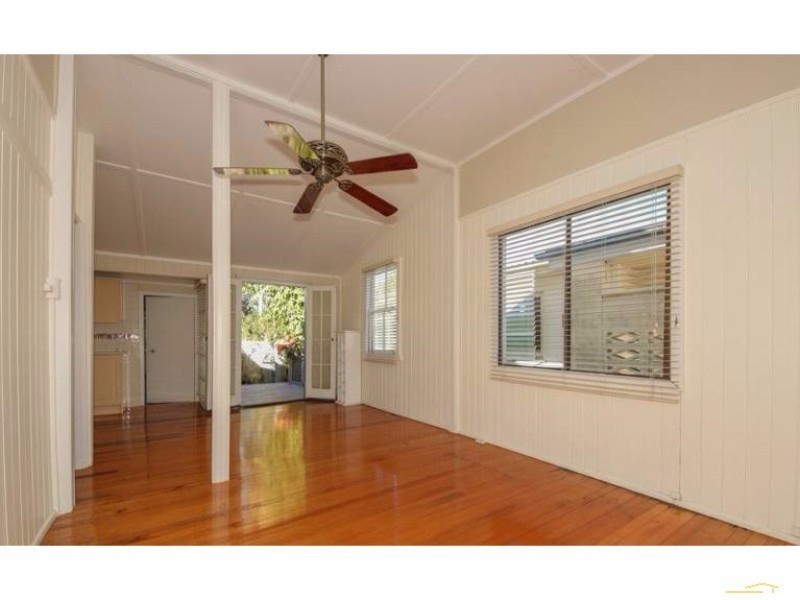 34 Donald Street, Woody Point QLD 4019