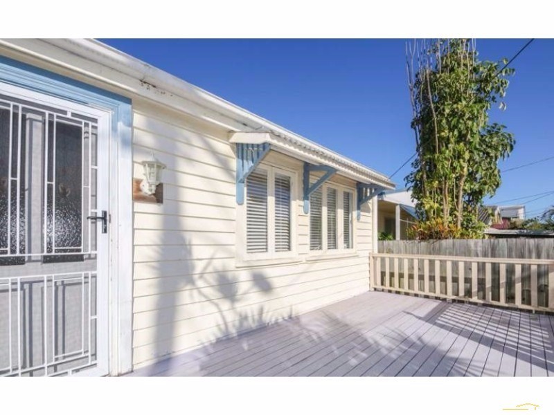 34 Donald Street, Woody Point QLD 4019