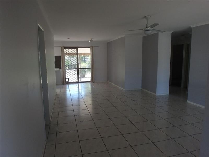 2a Hinton Street, Redcliffe QLD 4020