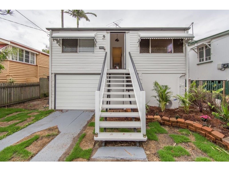 17 Eversleigh Road, Scarborough QLD 4020