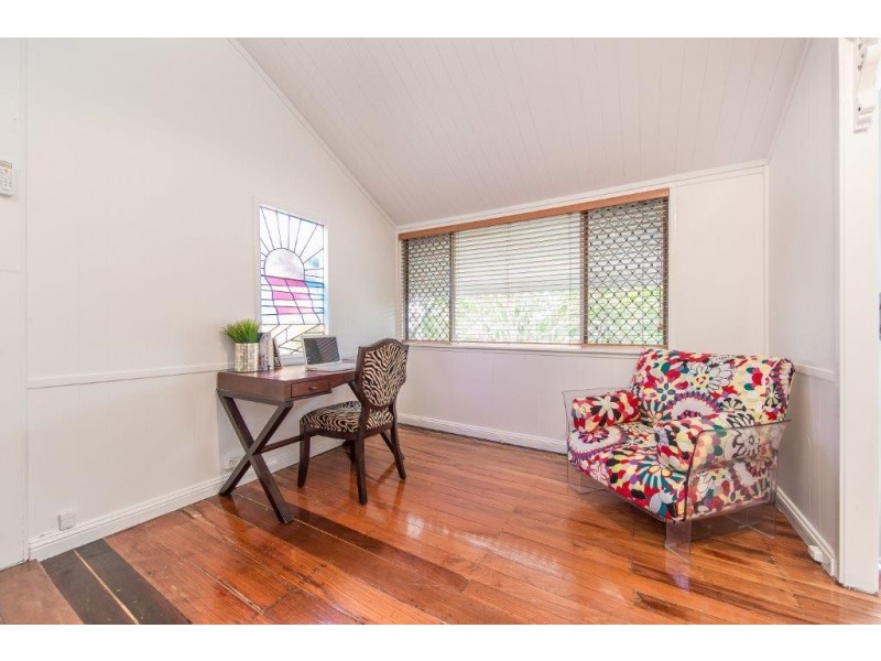 17 Eversleigh Road, Scarborough QLD 4020