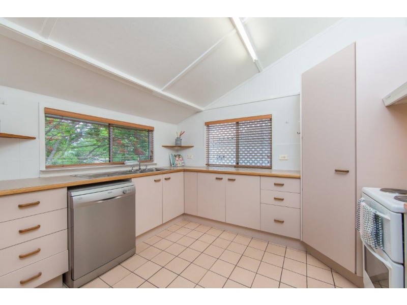 17 Eversleigh Road, Scarborough QLD 4020