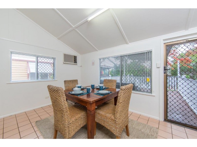 17 Eversleigh Road, Scarborough QLD 4020