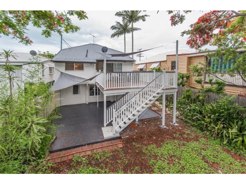 17 Eversleigh Road, Scarborough QLD 4020