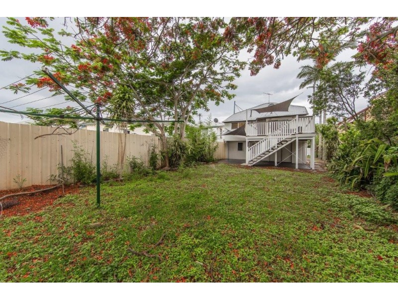 17 Eversleigh Road, Scarborough QLD 4020