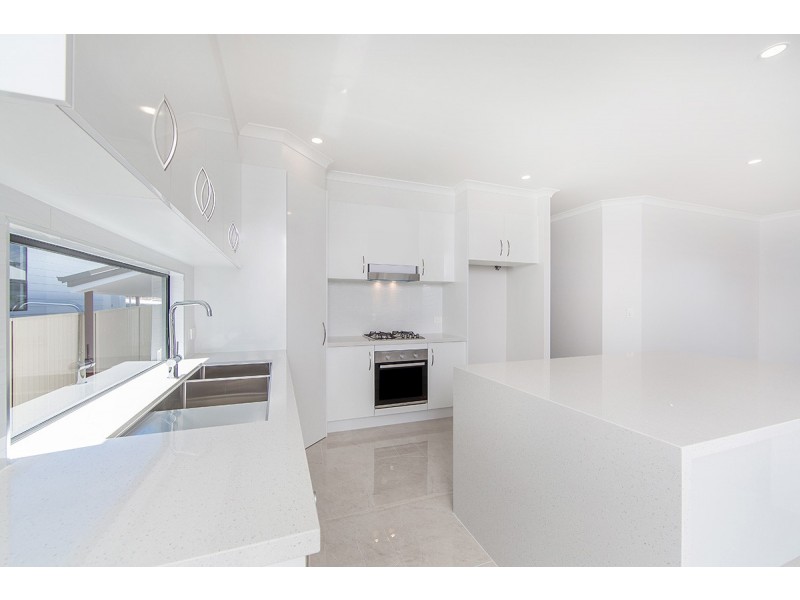 44A Garnet Street, Scarborough QLD 4020