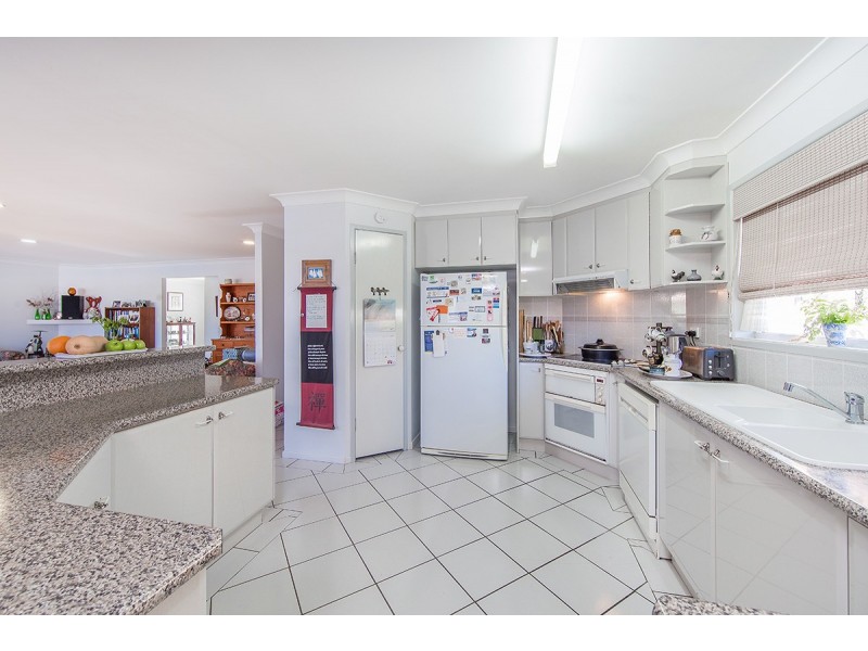 42 Constellation Court, Newport QLD 4020