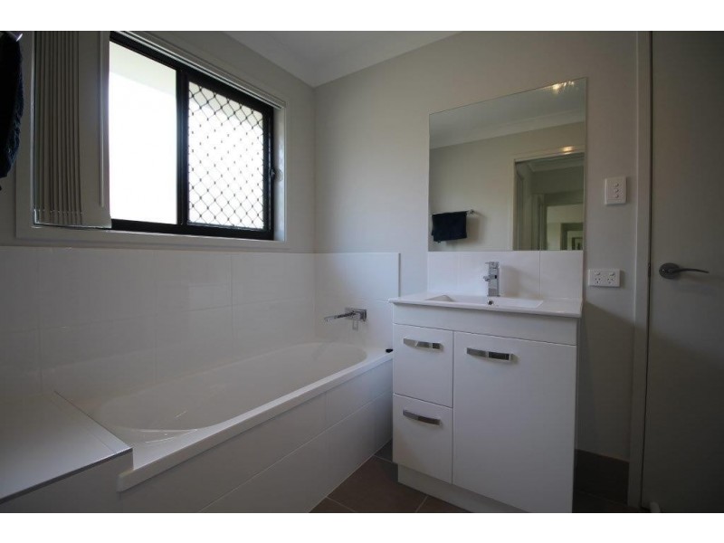 5 Edwin Street, Redcliffe QLD 4020