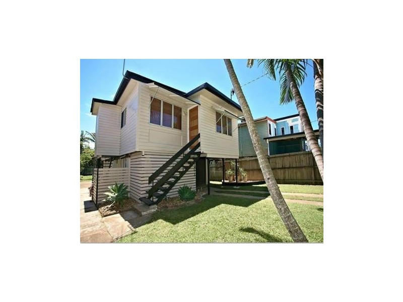 143 Scarborough Rd, Redcliffe QLD 4020