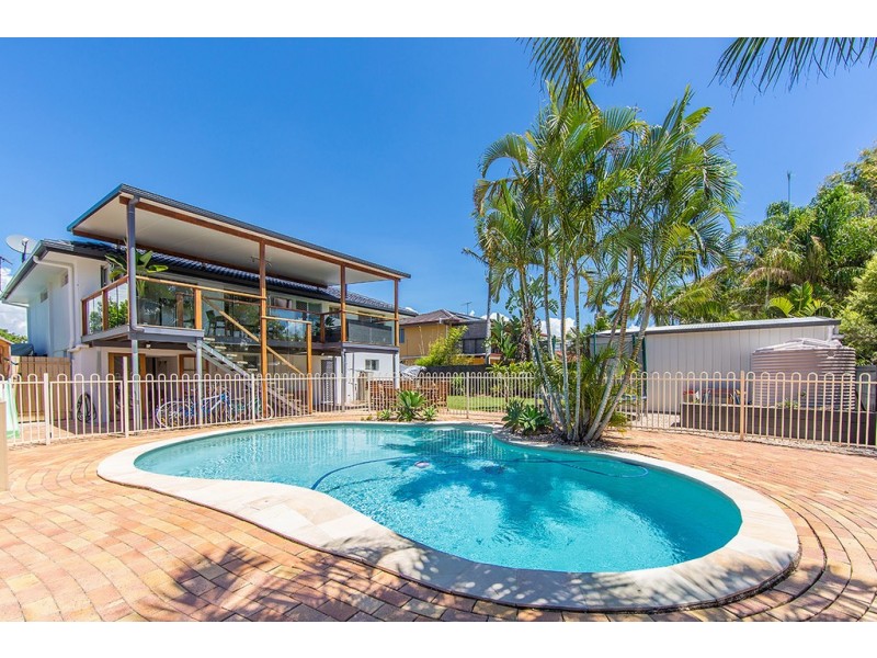 30 La Salle Drive, Newport QLD 4020