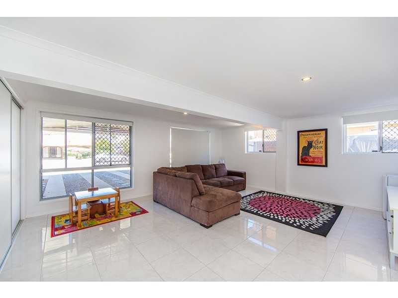 30 La Salle Drive, Newport QLD 4020