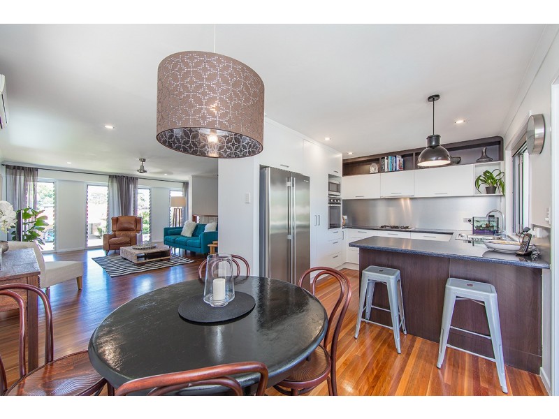 30 La Salle Drive, Newport QLD 4020