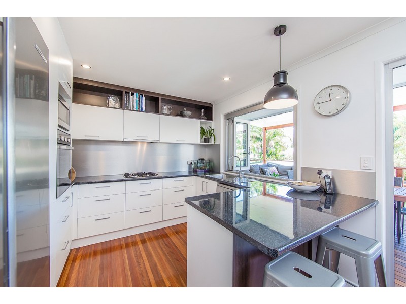 30 La Salle Drive, Newport QLD 4020