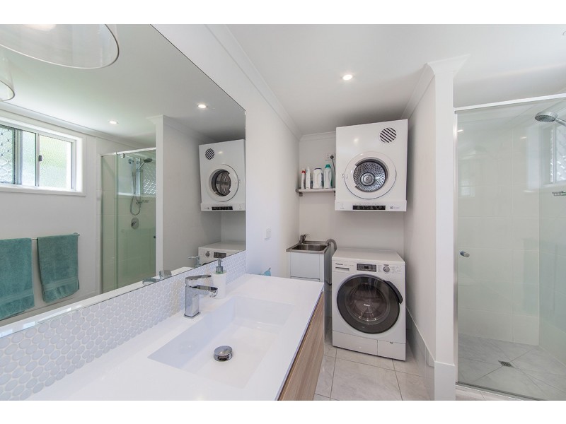 30 La Salle Drive, Newport QLD 4020