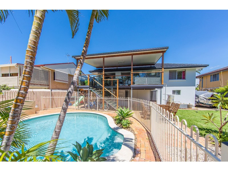 30 La Salle Drive, Newport QLD 4020
