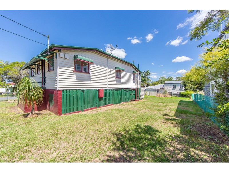 23 Donald Street, Woody Point QLD 4019