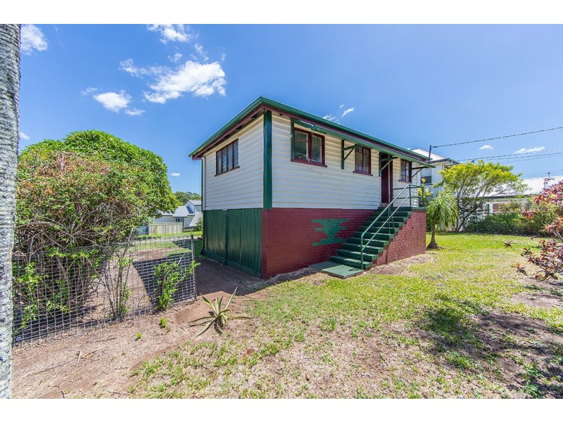 23 Donald Street, Woody Point QLD 4019