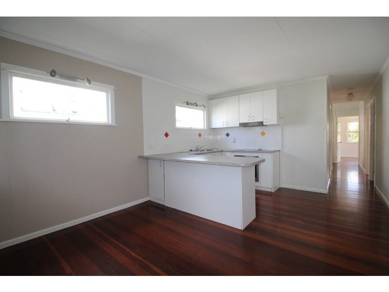 37 Garnet Street, Scarborough QLD 4020