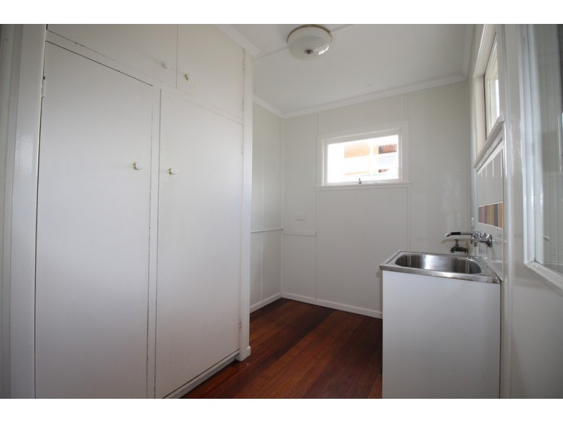 37 Garnet Street, Scarborough QLD 4020