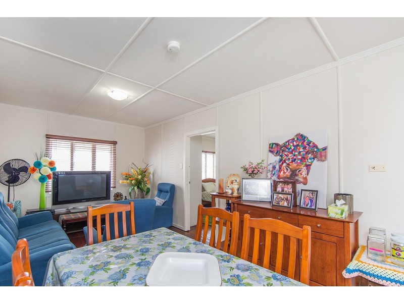 390 Oxley Avenue, Redcliffe QLD 4020
