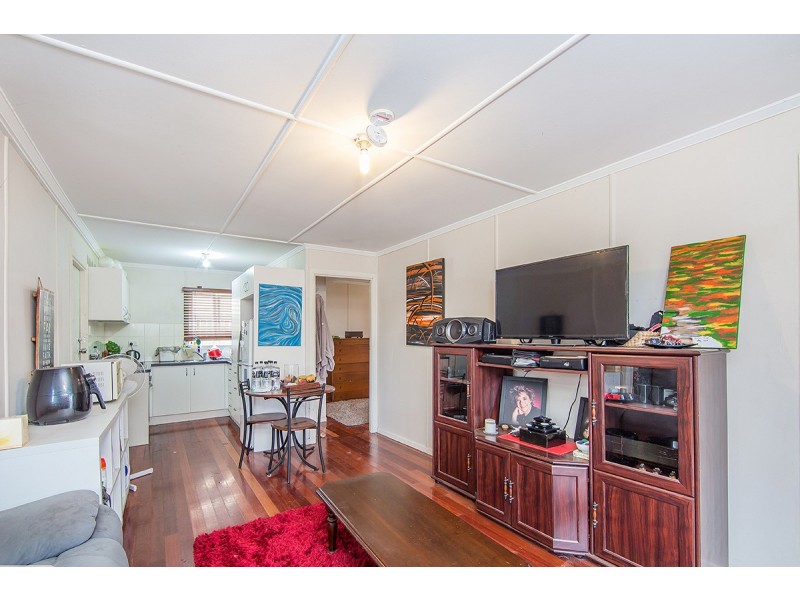 390 Oxley Avenue, Redcliffe QLD 4020